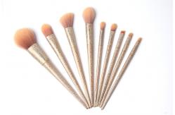 China Gold Synthetic Hair Makeup Brushes Travel Kit With Plastic Handle supplier