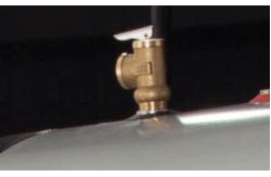 China Simple Structure Heat Pipe Solar Water Heater With Copper Heat Tube 6 Bar supplier