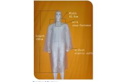 China Soft PE Material Disposable Plastic Gowns For Water / Oil / Blood Prevention supplier