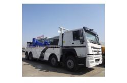 China SINOTRUK HOWO 40 Tons Rotator Tow Truck 8x4 Heavy Duty Roadside Assistance supplier