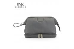 China Double Layers Men Travel Wash Portable Waterproof Polyester Cosmetic Bag supplier