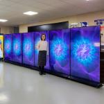 75 inch 85 inch 98 inch floor stand digital signage full screen with wheels easy to move for sale
