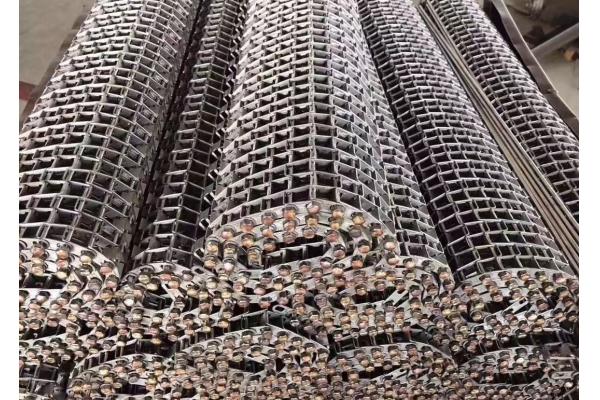 Flat 310 Stainless Steel Wire Mesh Conveyor Belt Customized Hole Shape