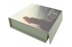 China 128g Debossed Foldable Cardboard Gift Boxes Custom Magnetic Closure 4C supplier