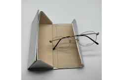 China Portable  glasses Silver Durable Foldable Sunglasses Case Envelope Style 16.1CM supplier