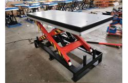China Electric Mobile Hydraulic Lifting Table Trolley With Fork Pocket 1300x850mm supplier