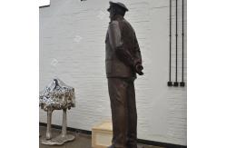 China Casting 1.8m Bronze Military Statue Patina Finish supplier