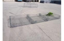 China Galvanized Stone Retaining Wall Cages 60x80mm Rock Gabion Baskets For Slope Protection supplier