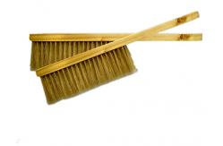 China Bee Brush With Wooden Handle Double Row Bristle for Beekeeping supplier