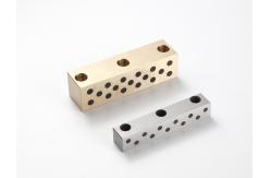China Plate ISO9001 Injection Molding Automotive Parts Bronze And Graphite Plate supplier