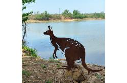 China High Durable Rust-Resistant Garden Metal Decorations Opossum Shape supplier