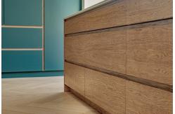 China Green MDF Lacquer Open Kitchen Cabinet With Island For Hotel supplier