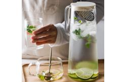 China Lead Free Glass Water Pitcher With Silicone Lid / Spoon 1350ml Capacity supplier