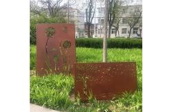 China Durable Rustic Red Metal Decorative Plates Customized Wall Decorations supplier